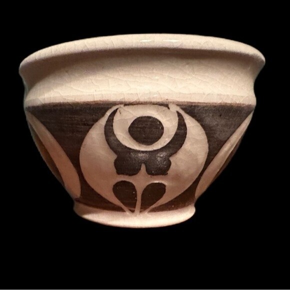 Abstract Geometric Pattern with Moon & Woman Pottery Bowl Vase Design - Picture 7 of 15